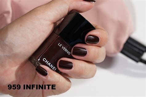 chanel le vernis super lune|Nail Colours .